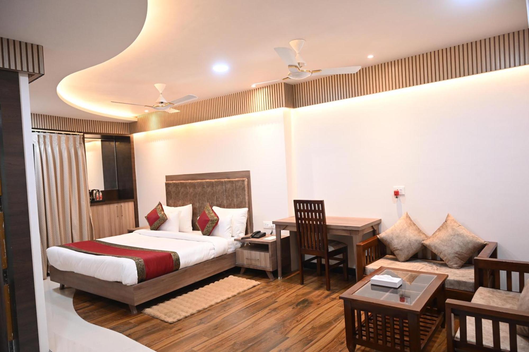 Hotel Sainik Grand — Photos 2